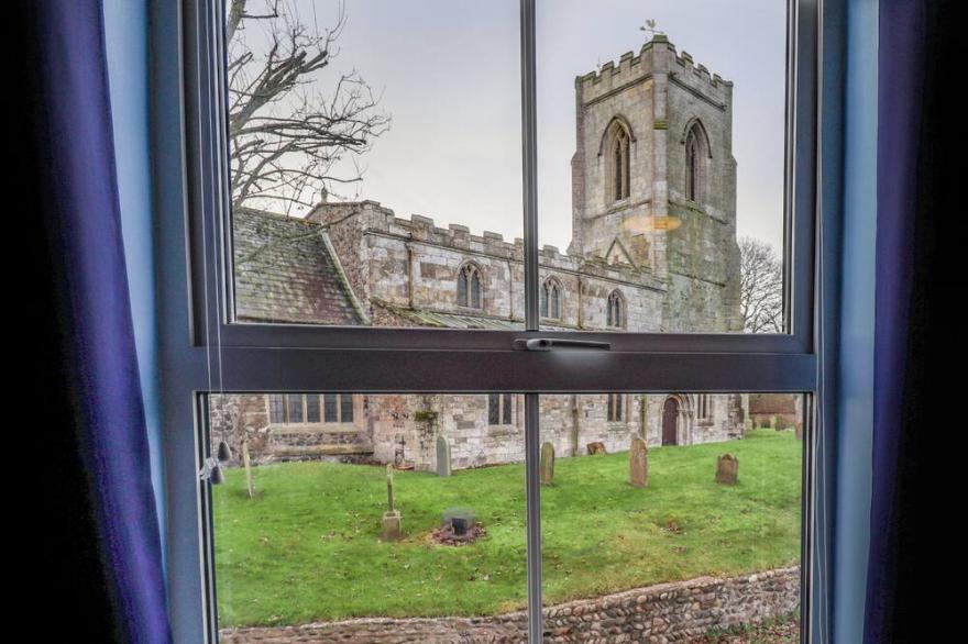 COASTGUARD COTTAGES, pet friendly, with a garden in Easington