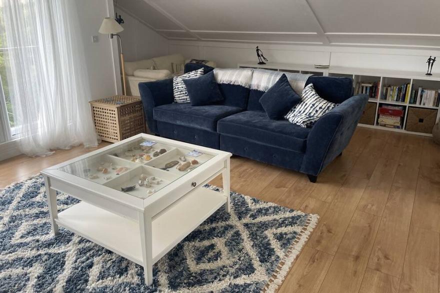 100 steps away from beautiful Harlyn Bay Beach!