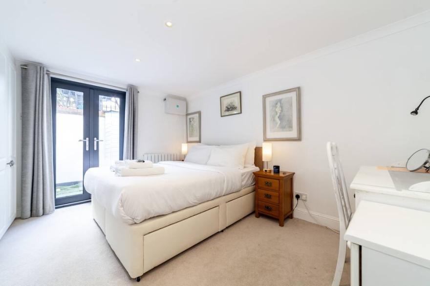 Spacious 3BR 2BH Apt w/ Garden in West Putney