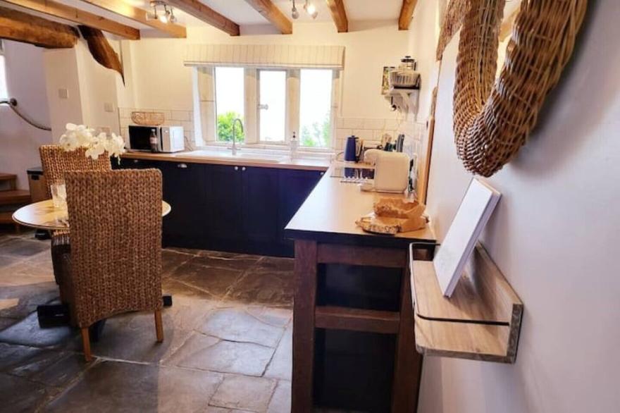 Ashwin Court Cottages Gwenelin Cottage - Sleeps 2
