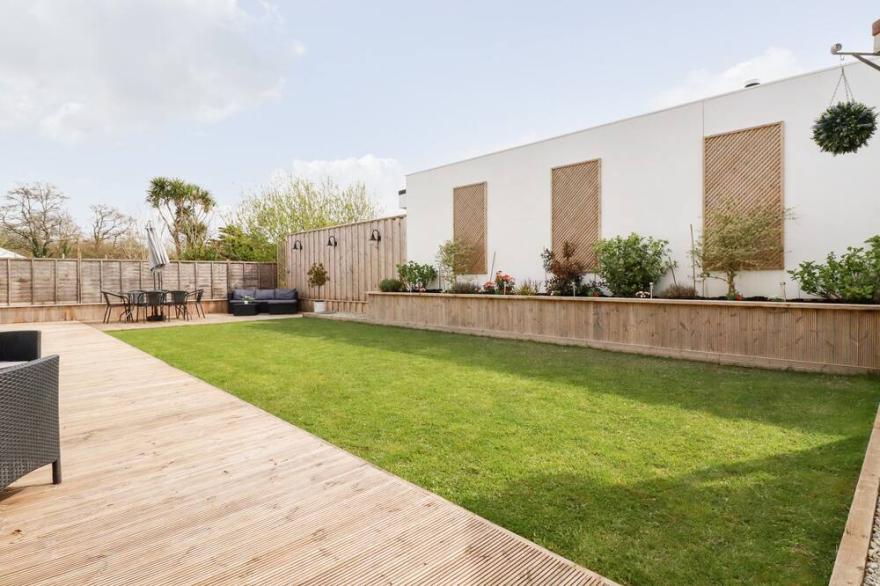 PENN-AN-VOWNDER, family friendly, with a garden in Quintrell Downs