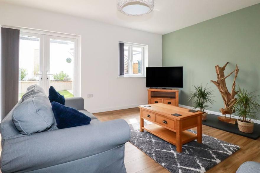 PENN-AN-VOWNDER, family friendly, with a garden in Quintrell Downs
