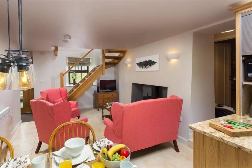 BARN COTTAGE, family friendly, with open fire in Cockermouth