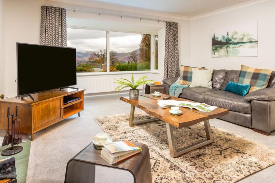 MERLESTEAD, pet friendly, with open fire in Applethwaite