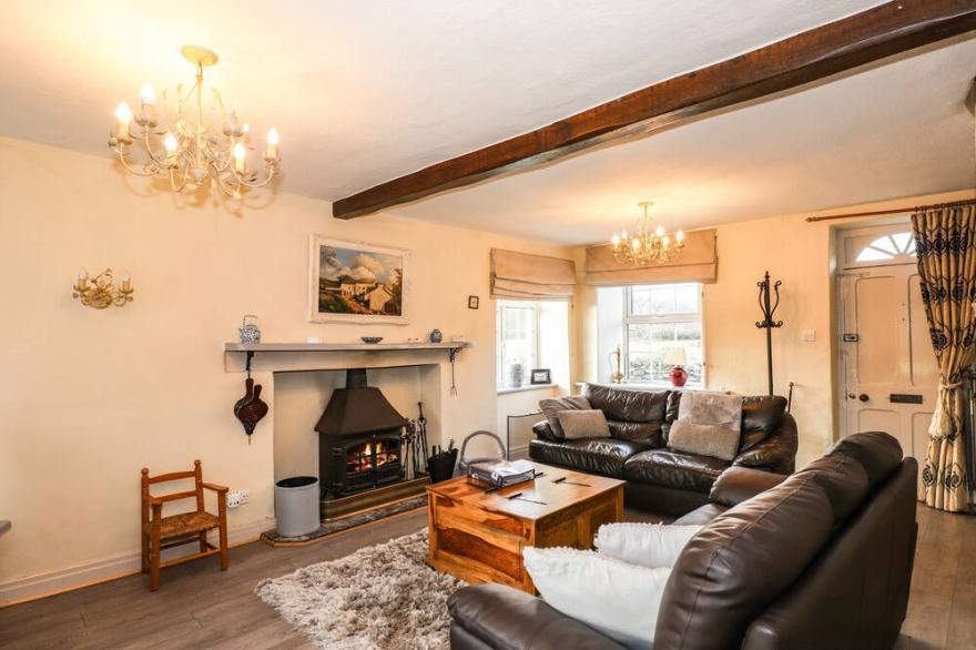 SMITHY COTTAGE AT BOWLAND BRIDGE, pet friendly in Bowland Bridge