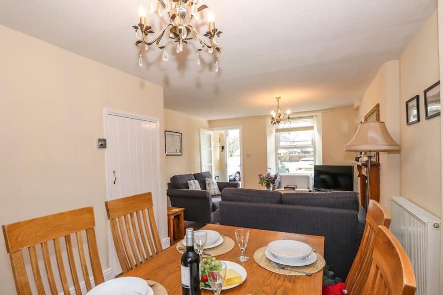 BECKSTEPS COTTAGE, pet friendly, with open fire in Grasmere