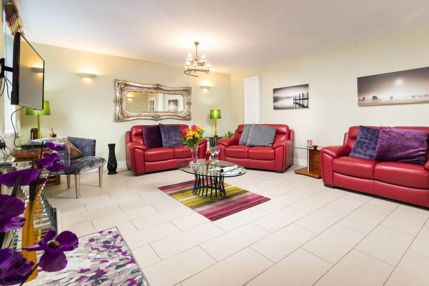 HIGH HILL FARM COTTAGE, pet friendly, with a garden in Keswick