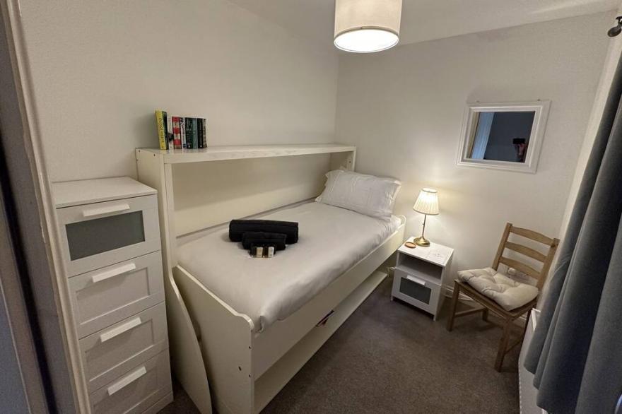 Fantastic large town house situated 9 minute drive away from Bristol City Centre