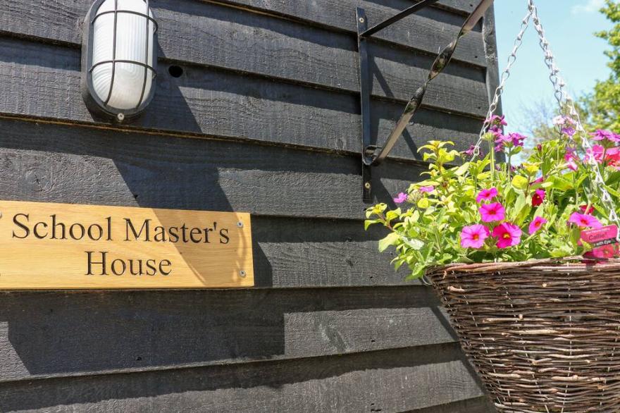 THE MASTERS HOUSE, pet friendly, with a garden in Hurstpierpoint