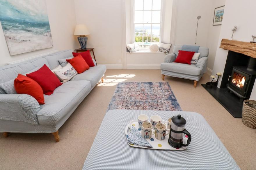 JASMINE COTTAGE, pet friendly, character holiday cottage in Falmouth
