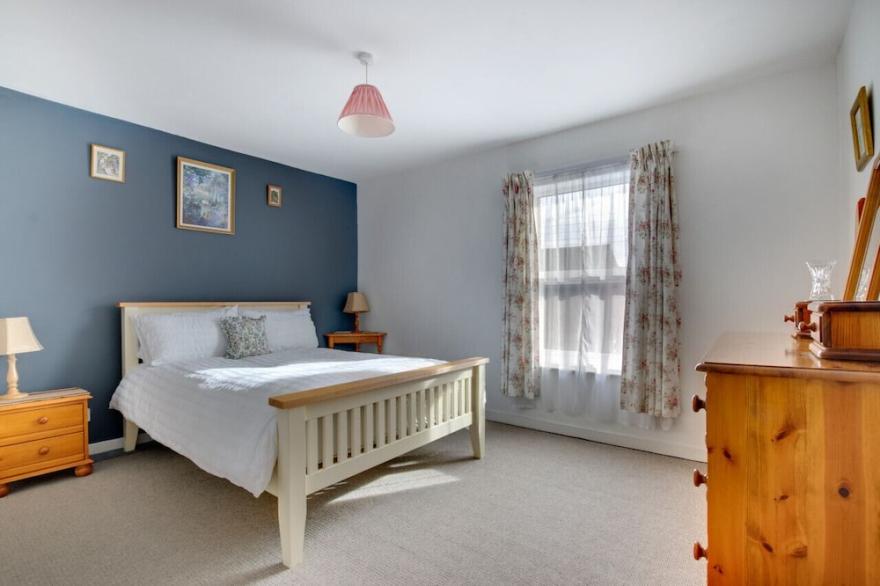 Clyde Cottage - Two Bedroom House, Sleeps 4