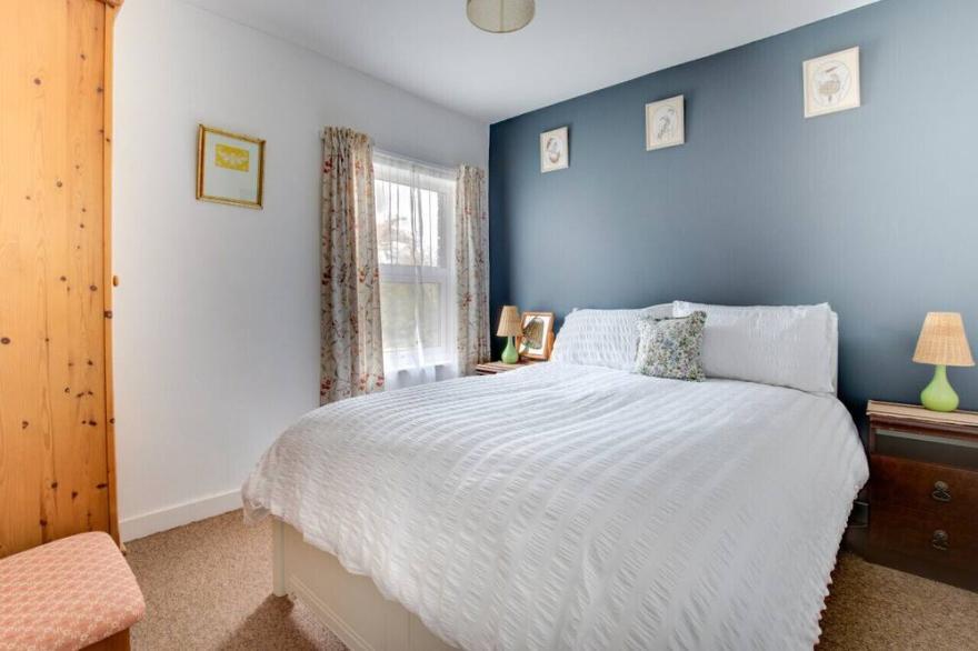 Clyde Cottage - Two Bedroom House, Sleeps 4