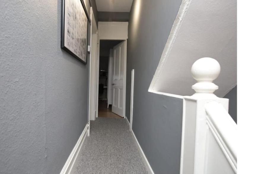 Pass the Keys | The Hexagon - Stylish Central Oxford Pad + Parking