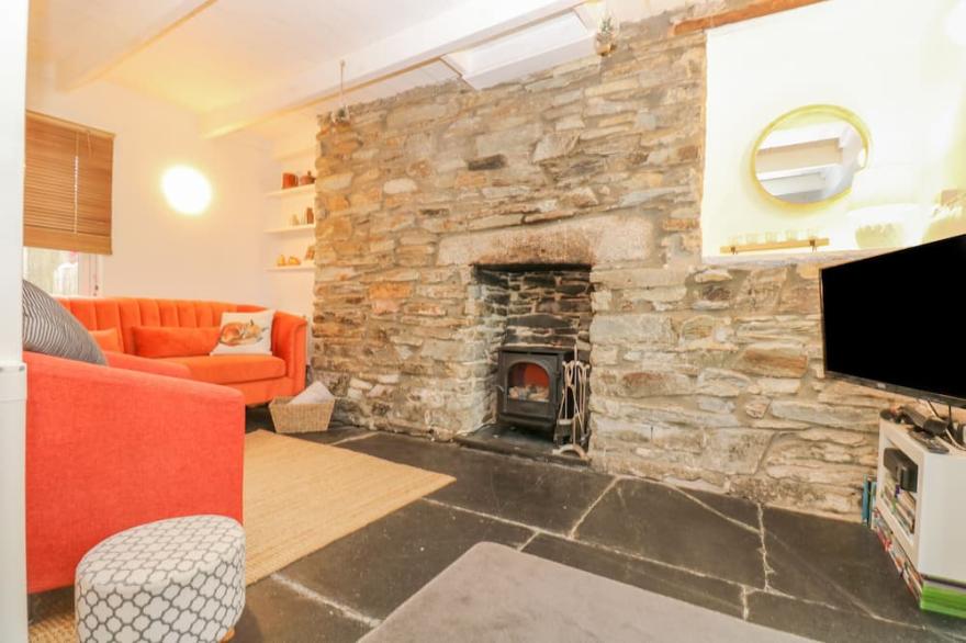 BANDYLEGS COTTAGE, pet friendly, country holiday cottage in Bodmin