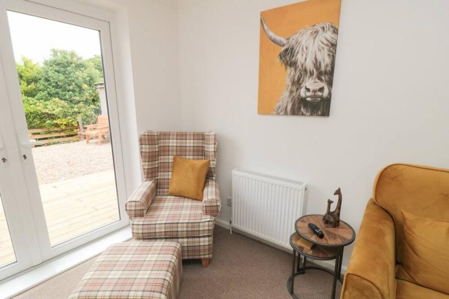 IRIS, pet friendly, character holiday cottage in Bridlington