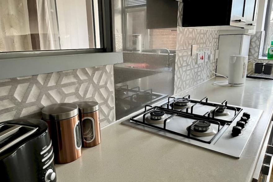 Pass the Keys | Stylish Family Friendly 3 Bed home with Parking
