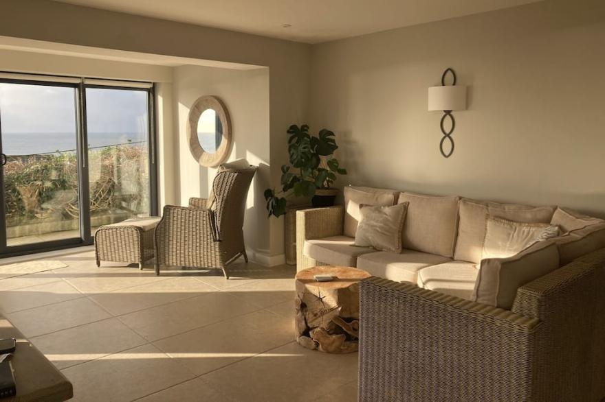 Amazing Cornish apartment with sea views - 3 mins to beach
