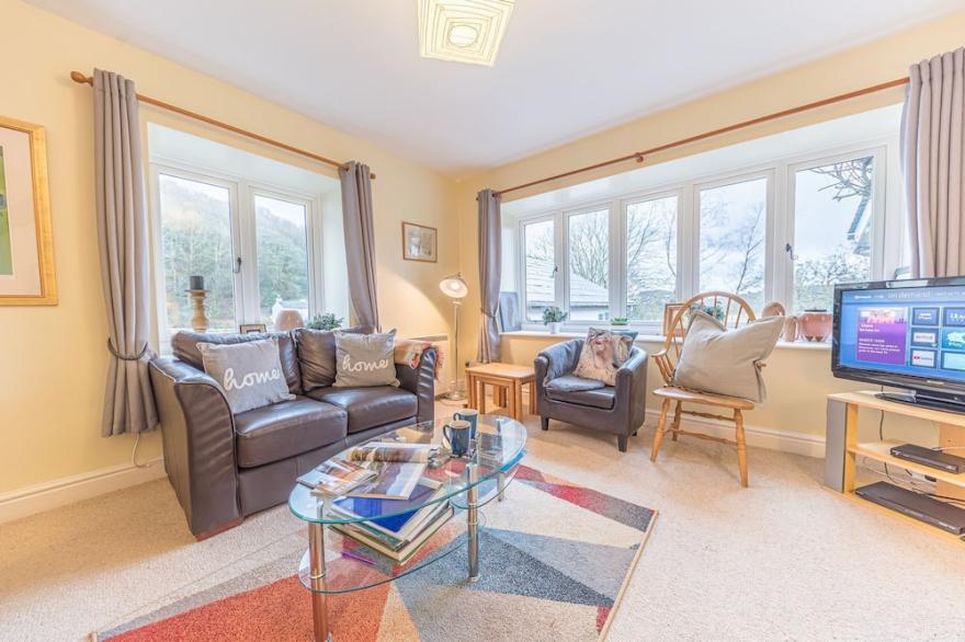 Sleeps 6 guests  in 3 bedrooms