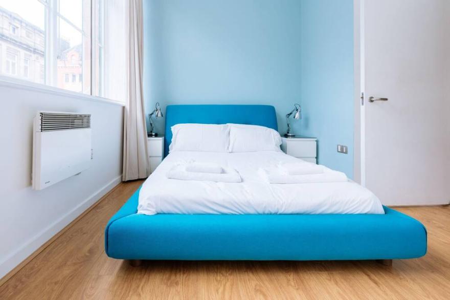 Bright 2BD Flat in Manchester
