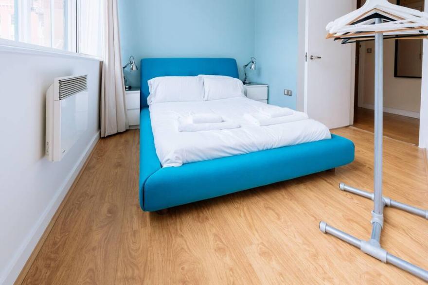 Bright 2BD Flat in Manchester