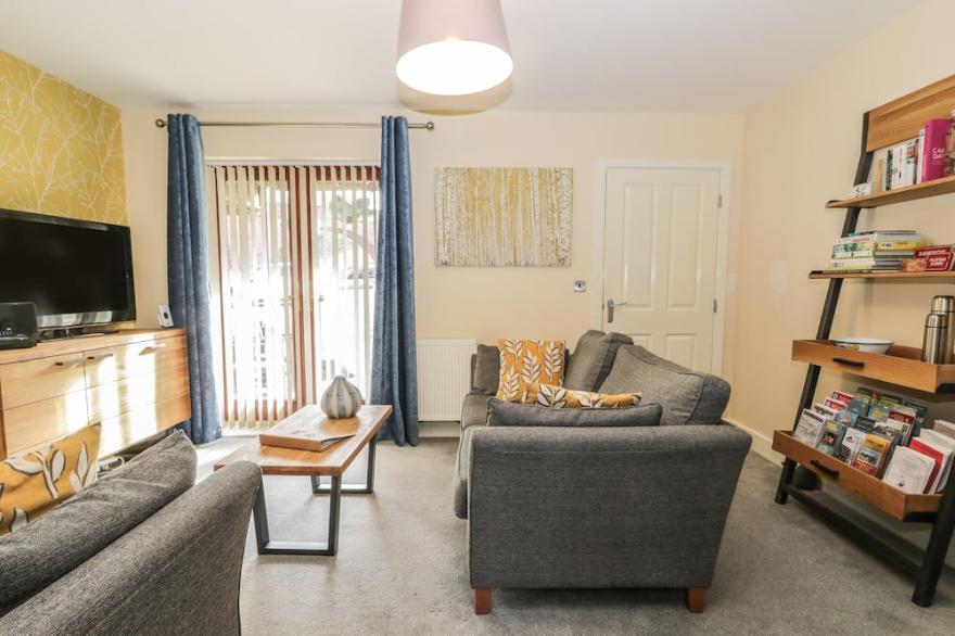 THE FOX'S DEN, pet friendly, with a garden in Whitby