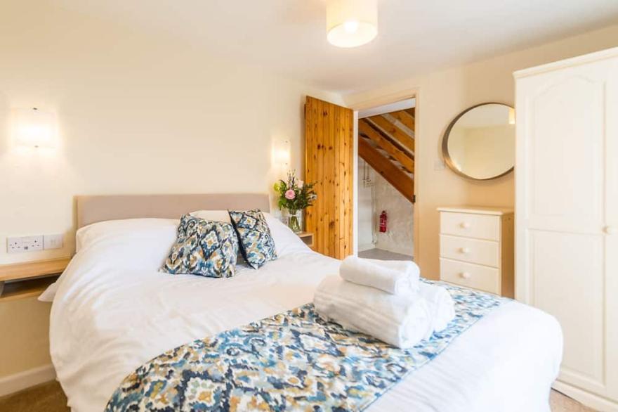 4* self catering, farm stay cottage. Sleeps 4