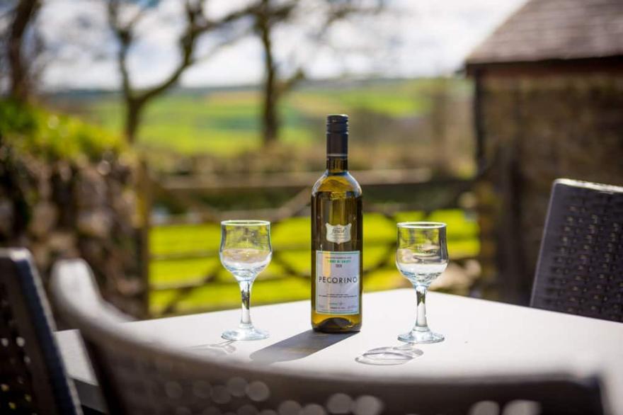 4* self catering, farm stay cottage. Sleeps 4