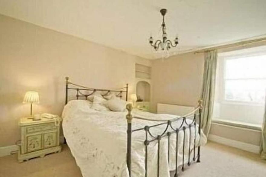 Elegantly Refurbished Cornish Farmhouse With Heated Swimming Pool