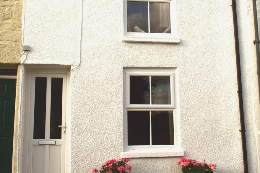 Pretty Cottage Near Hayle And St Ives, Cornwall, England.  Dog friendly!