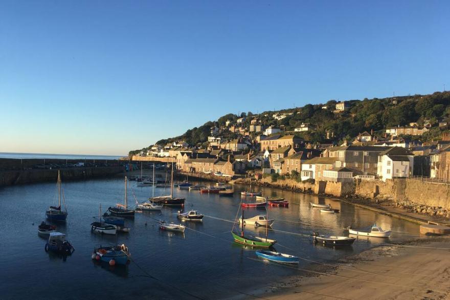 The Langley Tarne, a dog friendly,  luxury bolt-hole retreat for two in West Cornwall.