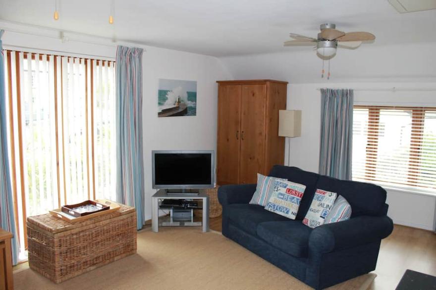 Pebbledrift Cottage -  A Beautiful, Granite Fronted, Self Catering Cottage