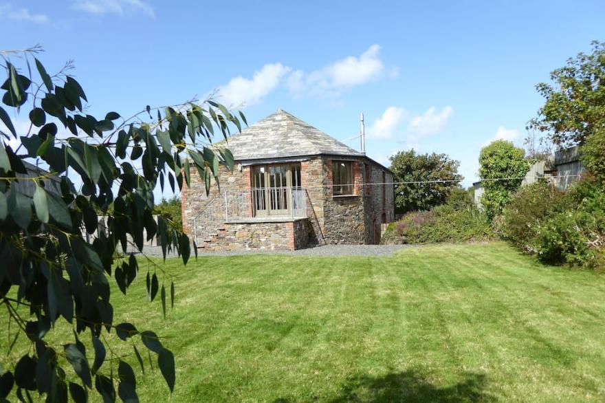 Spacious,converted barn near beach at Crackington Haven, nr. Bude.