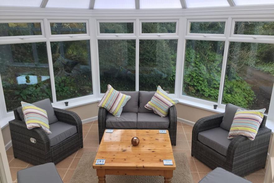 2 Bed, Pet Friendly, Hot tub, Secure Garden, Parking, Padstow, SATURDAY CHANGE