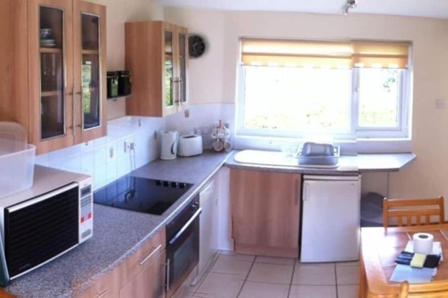 2 Bed, Pet Friendly, Hot tub, Secure Garden, Parking, Padstow, SATURDAY CHANGE