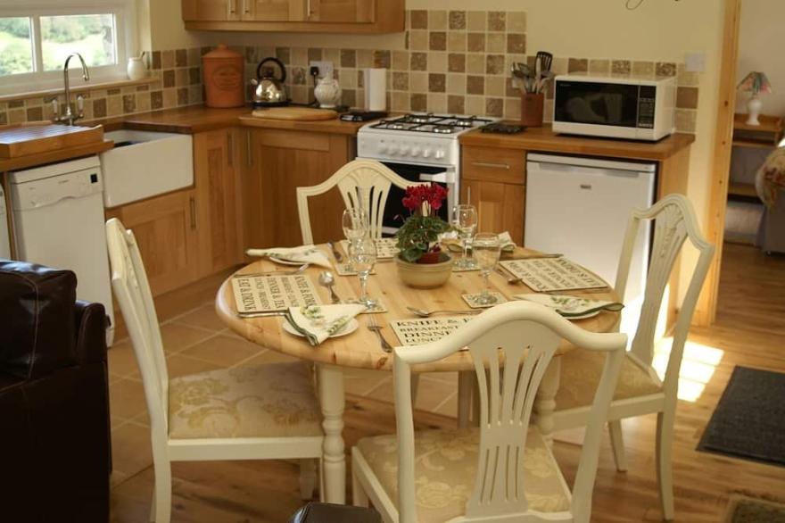 COSY CONVERTED BARN NEAR LOOE .