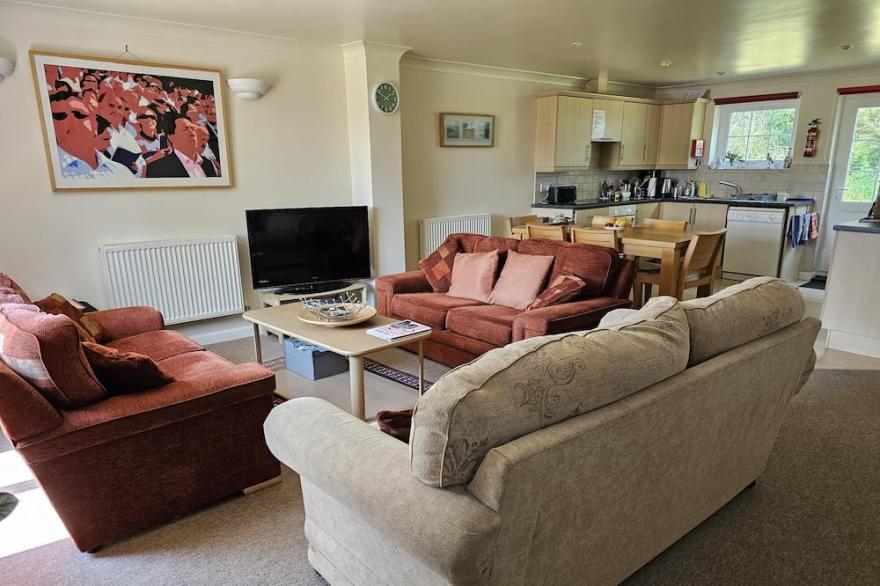 Privately Owned Premier Detached Property with Wi-Fi