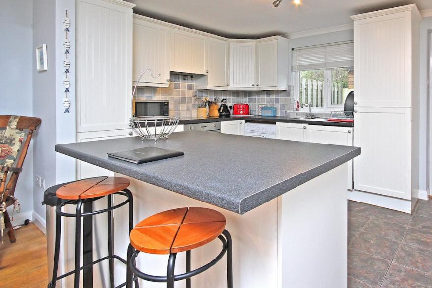 3 Bedroom Home With Stunning Sea And Countryside Views