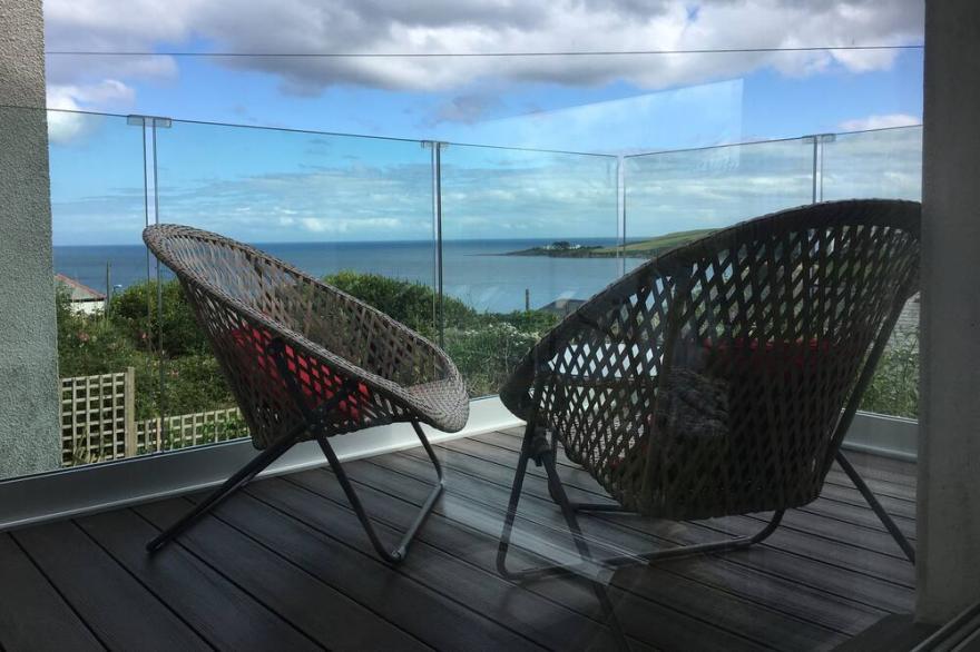 Winnie's View - Balcony, views, handy for Eden Project and Heligan Gardens