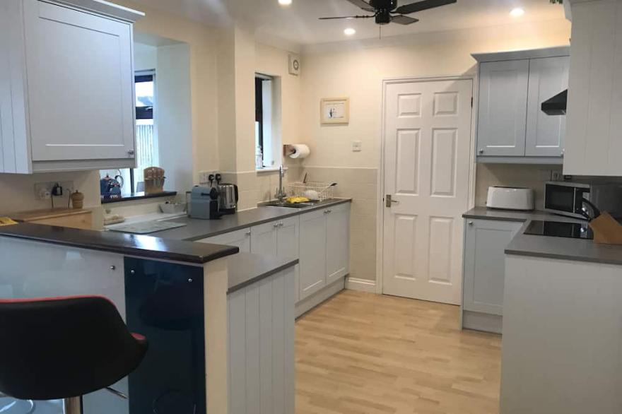 Bright, Comfortable Family House Perfectly Situated For Costal And Inland Visits