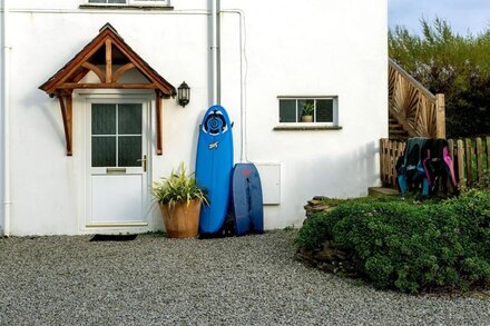 Arnold Cottage -  a cottage that sleeps 6 guests  in 2 bedrooms