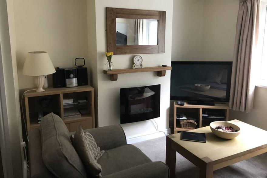 'Home from Home' in this fully equipped Cottage - 5 mins walk to Cawsand beach!