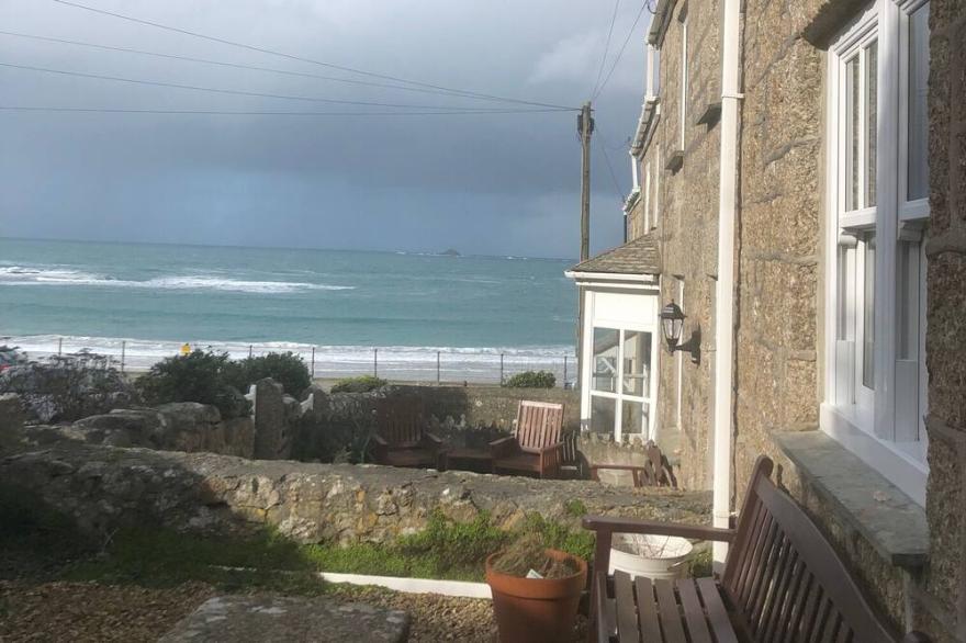 Family seaside cottage with fantastic sea views 1 minute from Sennen cove beach