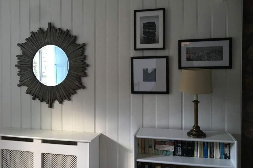 Family seaside cottage with fantastic sea views 1 minute from Sennen cove beach