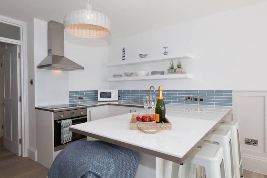 Blue View | St Ives. One bed apartment with car parking and incredible sea views