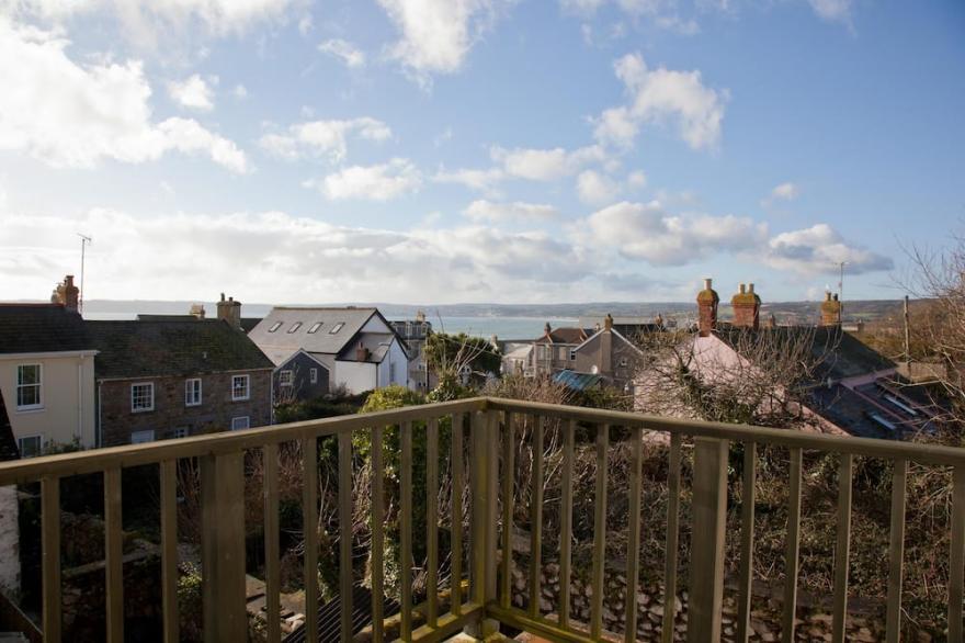 Open plan house 1 minute to beach and St Michaels Mount causeway