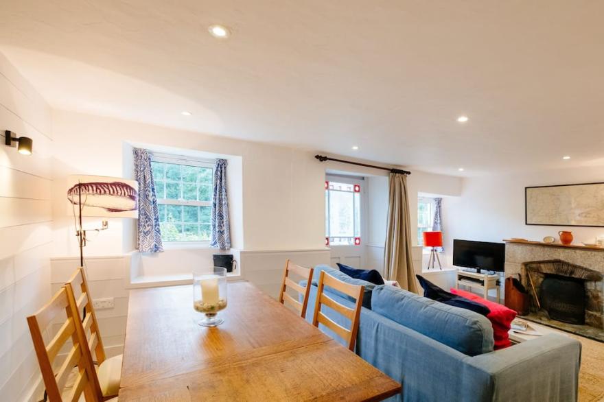 Charming cottage in spectacular location with private beach access