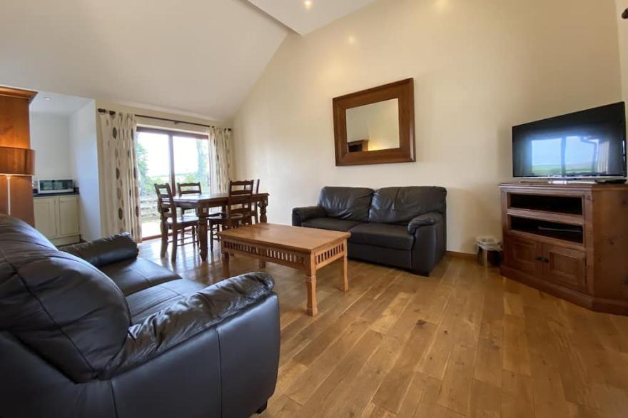 Ash - Luxury cottage with great views,  with fishing, indoor pool & gym.