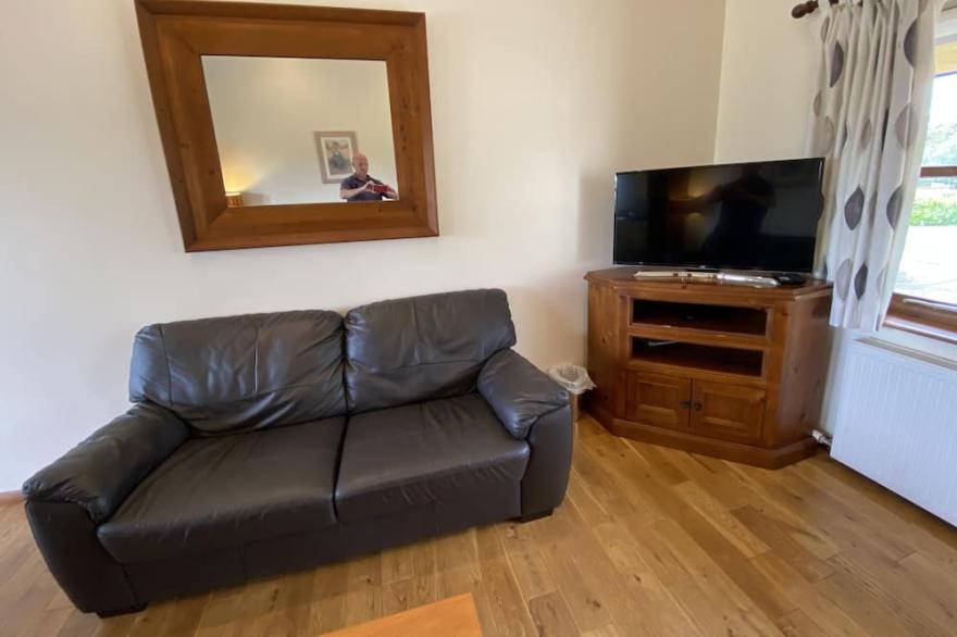 Ash - Luxury cottage with great views,  with fishing, indoor pool & gym.