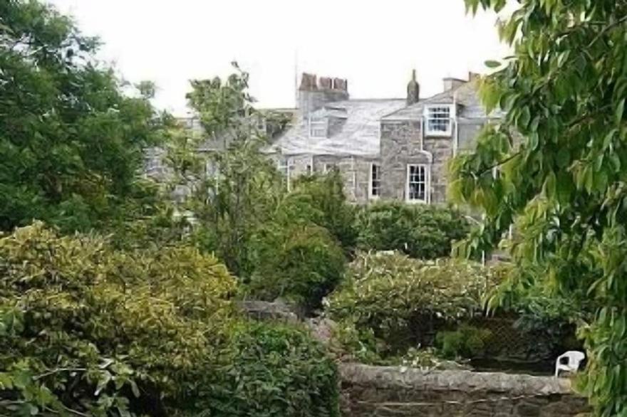 Converted Coach House In Private Location