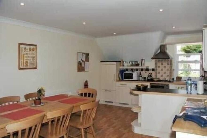 Fowey Cornwall - lovely modern house with balconies and fantastic views
